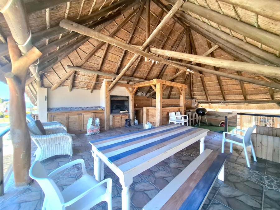 6 Bedroom Property for Sale in Gonubie Eastern Cape